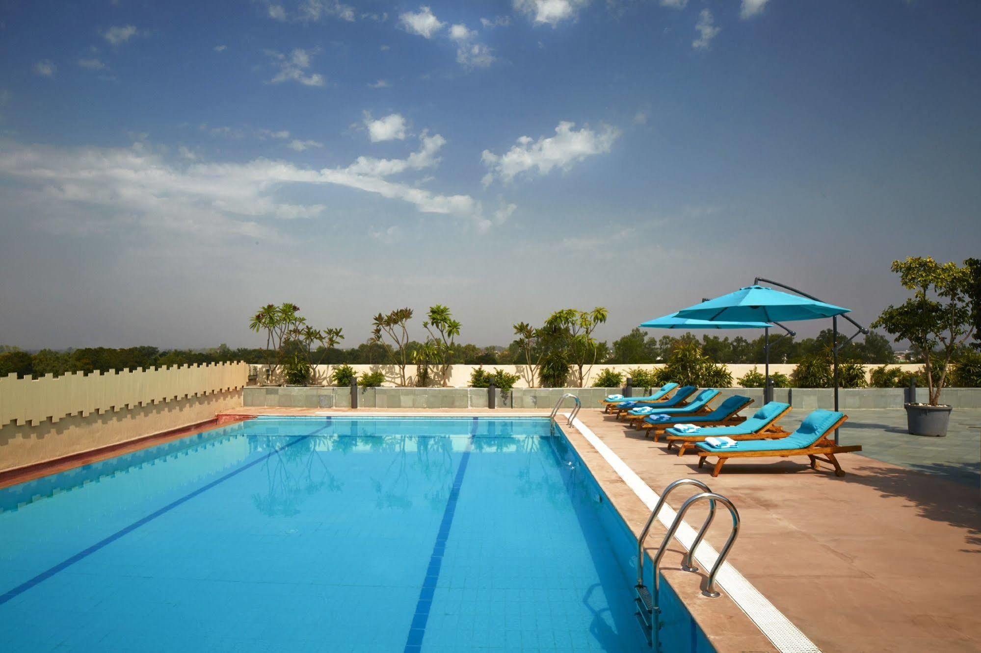 Courtyard By Marriott Bilaspur Екстериор снимка